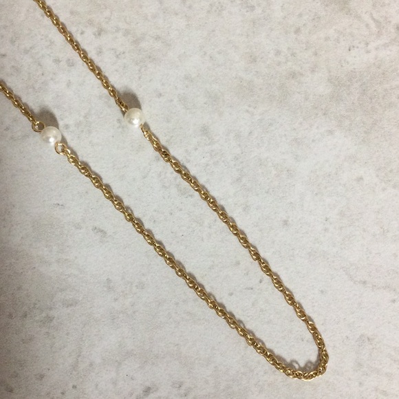 Avon gold chain with Pearl necklace - Picture 3 of 7